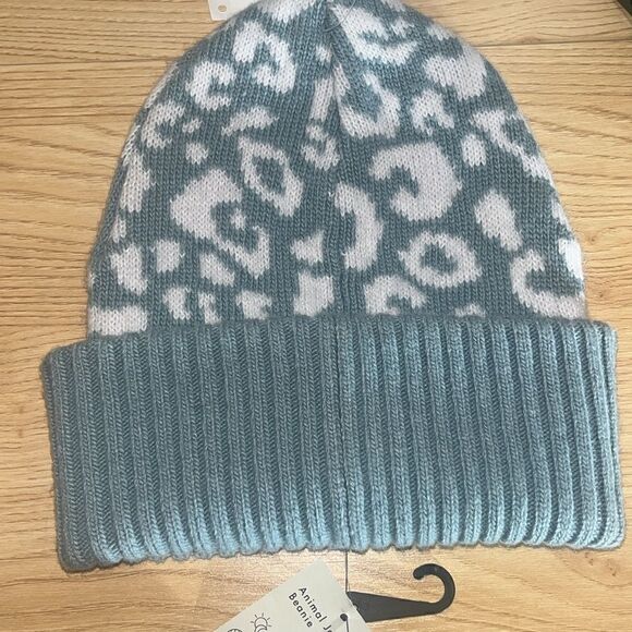 NWT SWEATY BETTY ANIMAL JACQUARD BEANIE IN BLUE LEOPARD PAINT JACQUARD